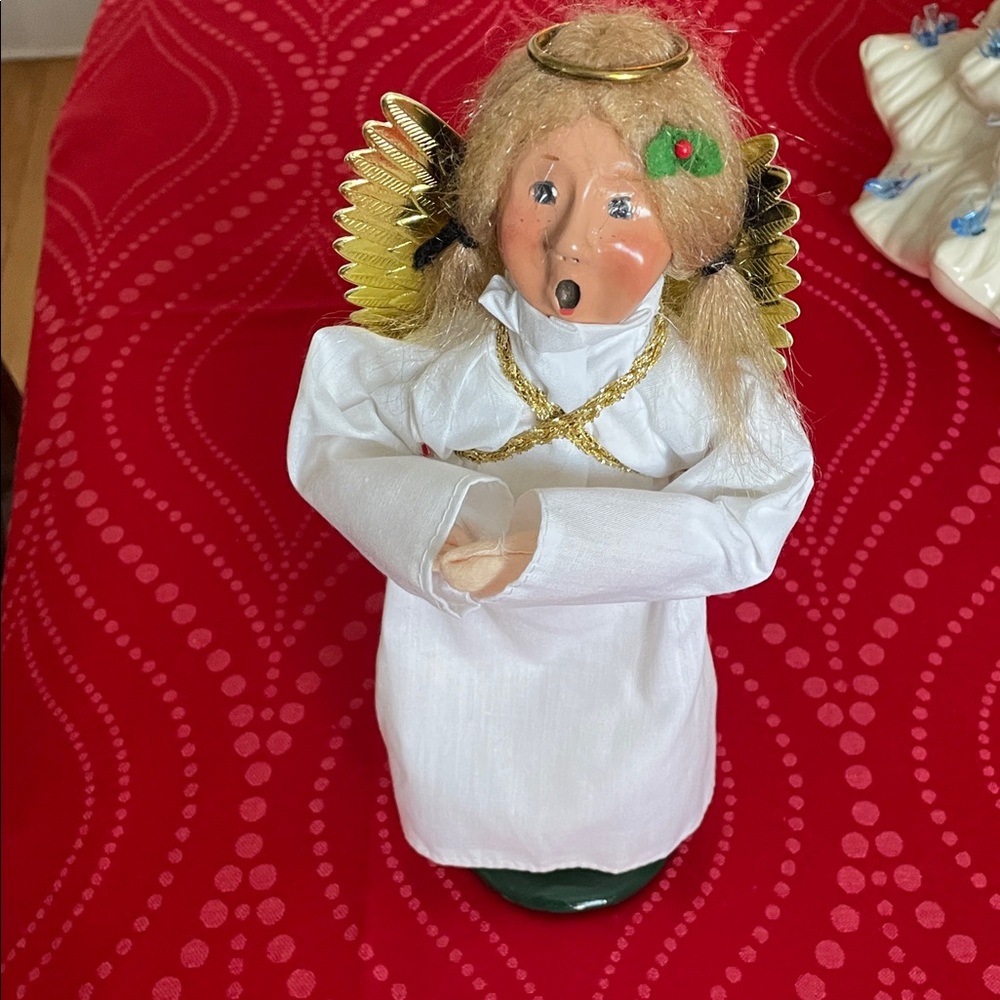 Byer’s choice 1987 Carole’s Gold and White Angel Figurine